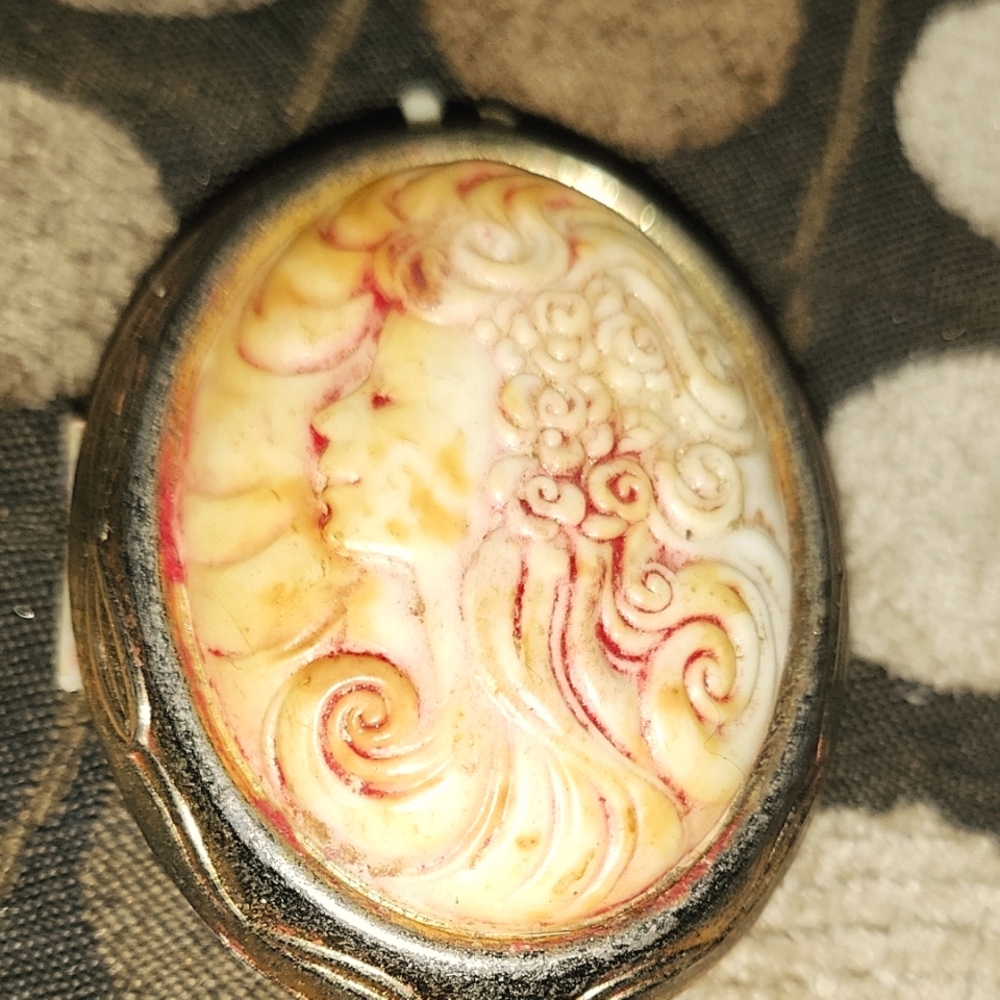 Elegant Cameo Pendant By Barbie Late 1980's